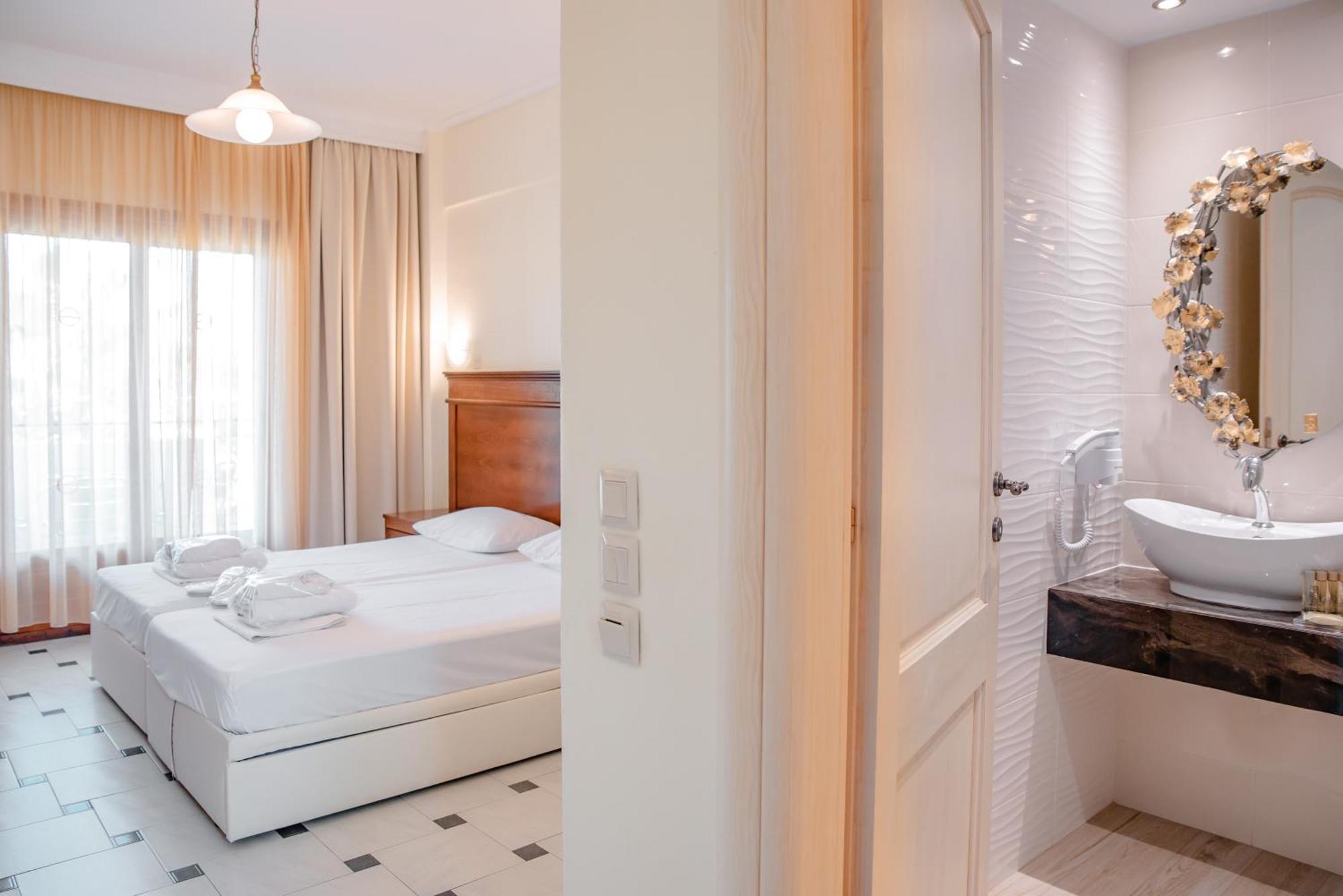 Tresor Sousouras Hotel Hanioti Room photo