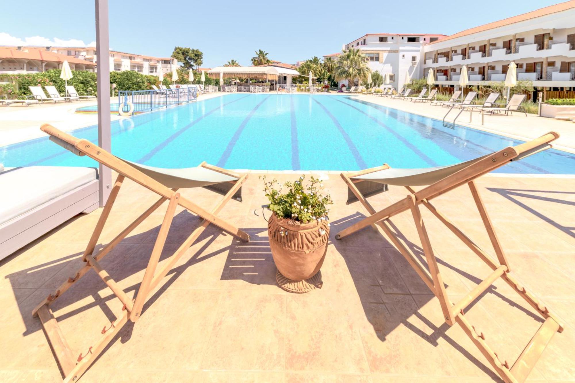 Tresor Sousouras Hotel Hanioti Exterior photo