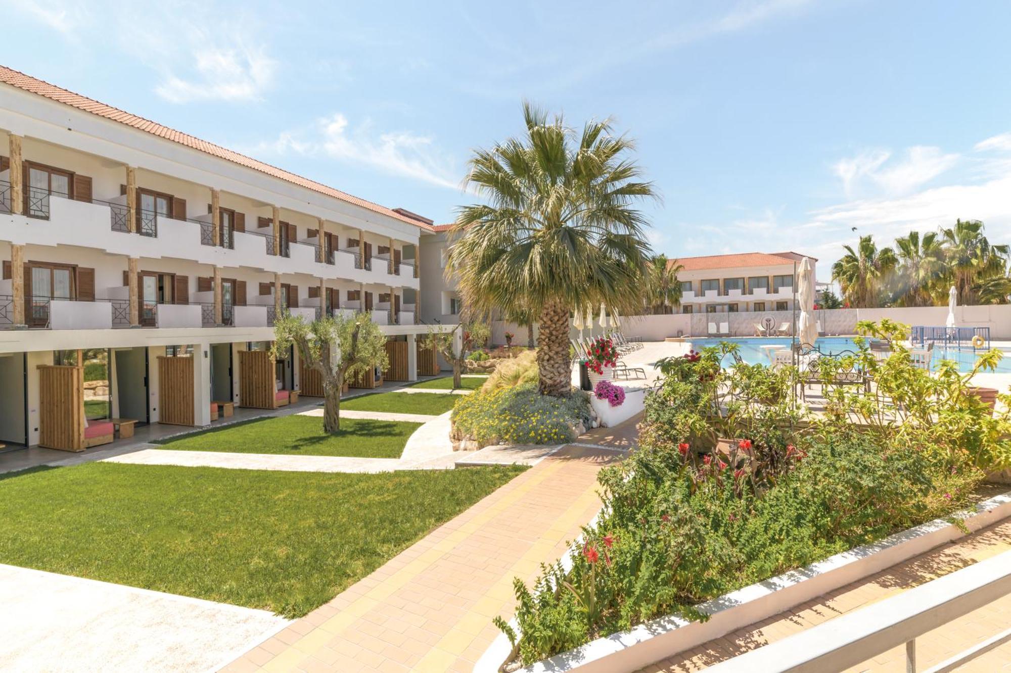 Tresor Sousouras Hotel Hanioti Exterior photo