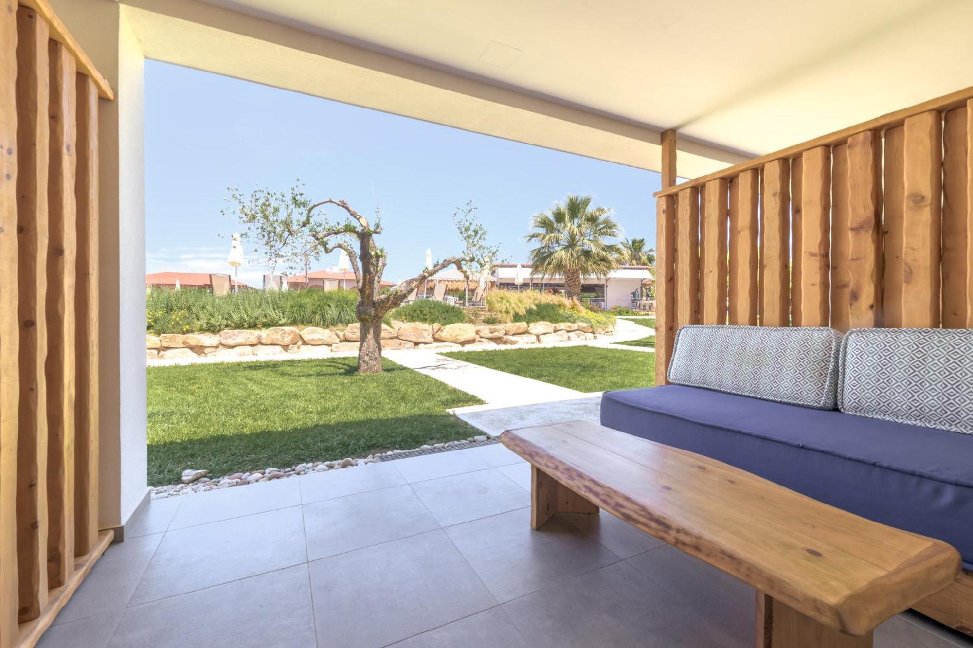 Tresor Sousouras Hotel Hanioti Exterior photo