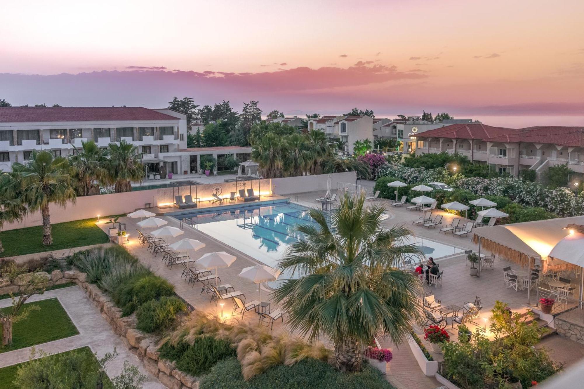 Tresor Sousouras Hotel Hanioti Exterior photo