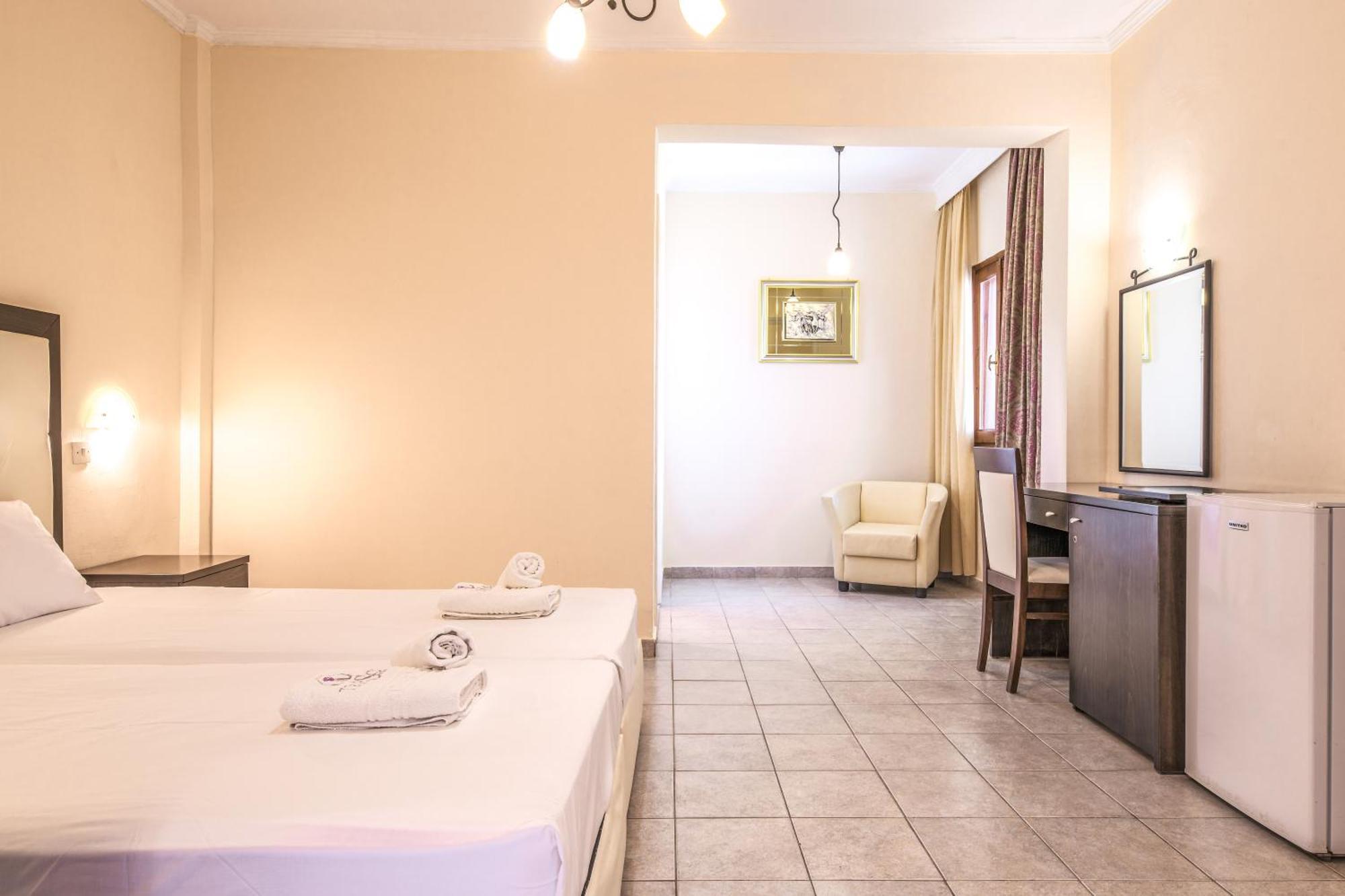 Tresor Sousouras Hotel Hanioti Exterior photo
